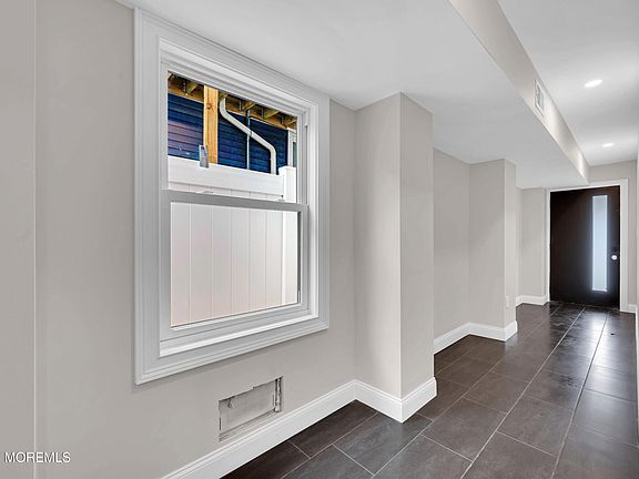 5th image of 218 Webster Avenue