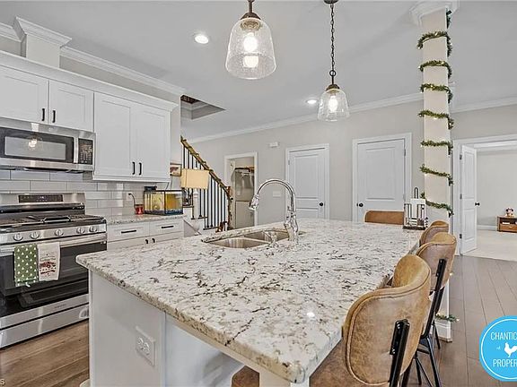 5th image of 306 Lamplighter Cir #1