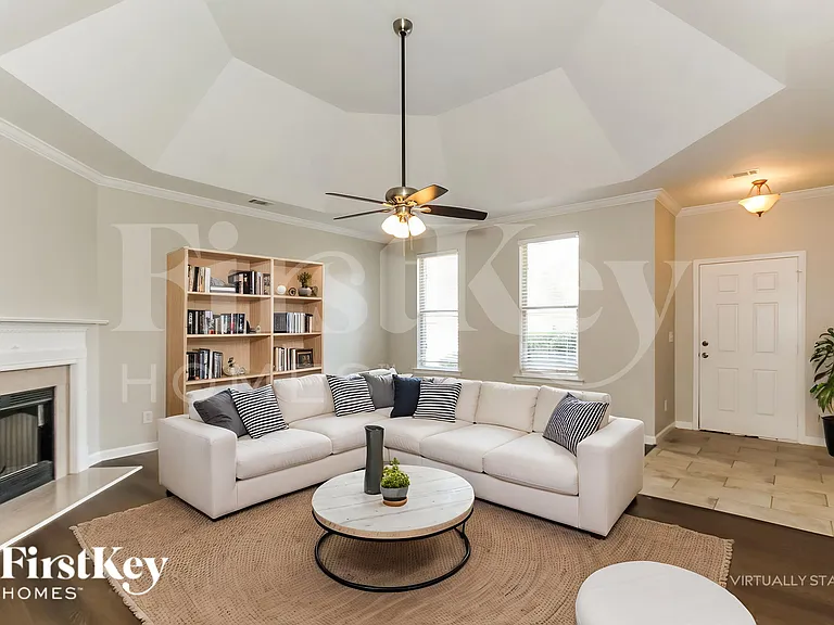1260 Sierra Ct — Photo 3