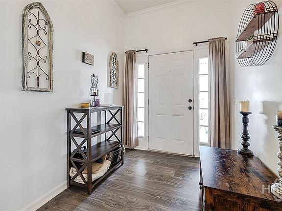 4th image of 407 Woodhill Court