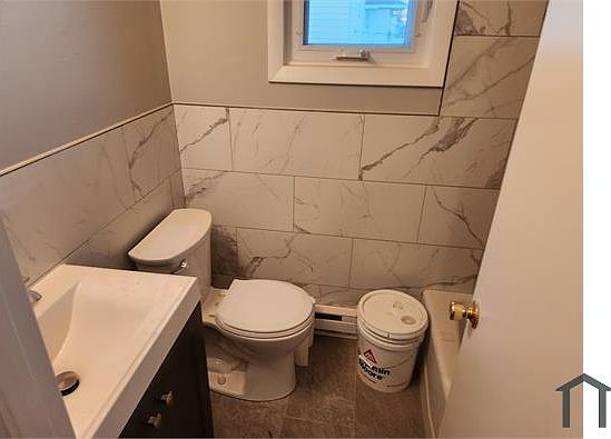3rd image of 93 Woodward Ave #2