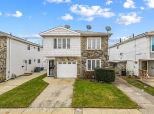 180 Slater Blvd, Staten Island, NY