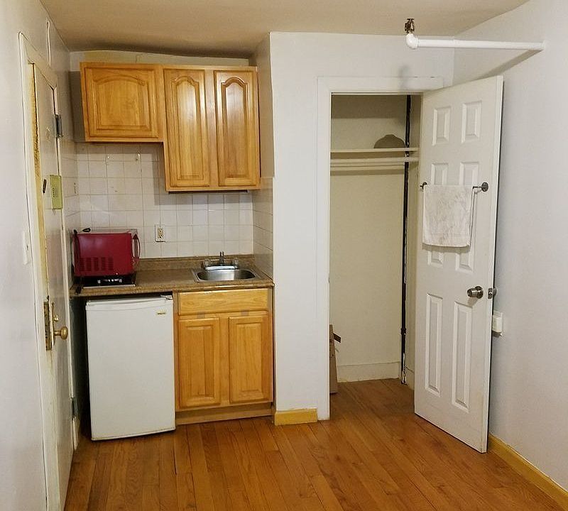 1st image of 140 E 16th St APT 1C