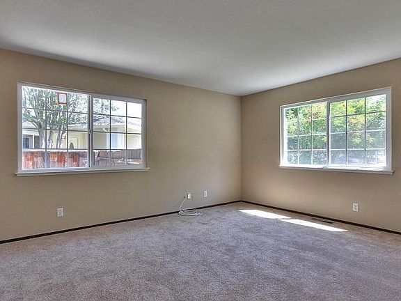 4th image of 15251 Pratola Ct