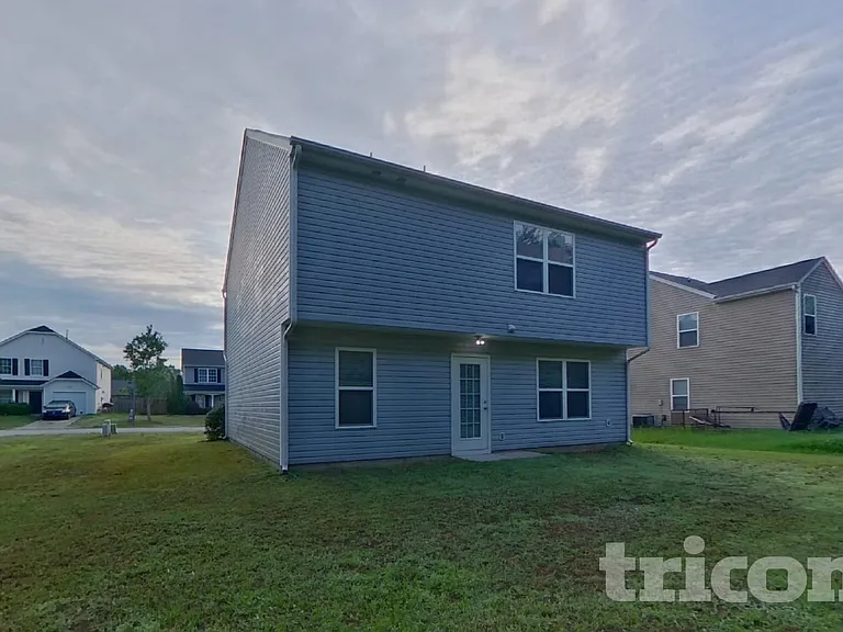 513 Gentle Breeze Ln — Photo 16