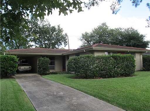 1st image of 2718 Somerset Dr