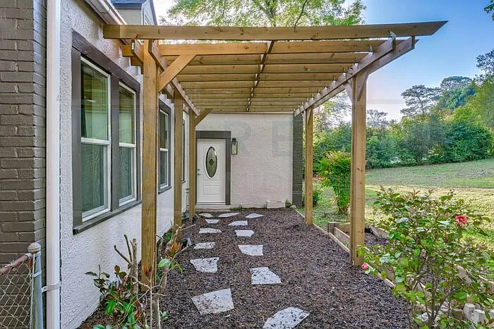 4 bed, 3.0 bath, 2753 sqft, $3,200 — Photo 3