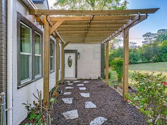 3rd image of 2903 Trenholm Rd