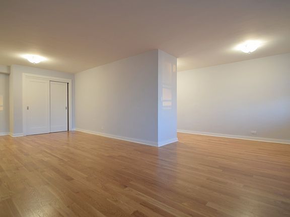 The Capri - Living Space 2 - B Line