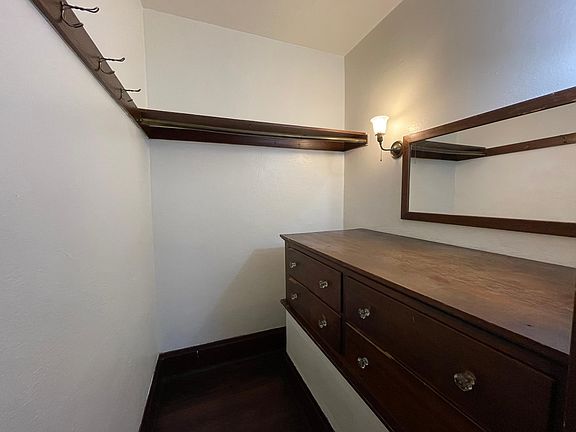 walk in closet