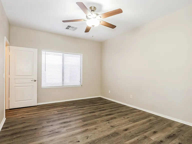 119 E Mountain View Rd — Photo 14