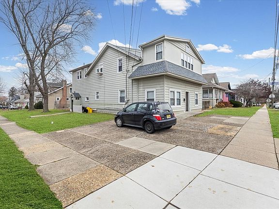 3rd image of 127 E Pine St #B