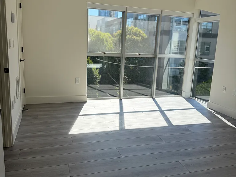 300 Linden St #1 — Photo 19