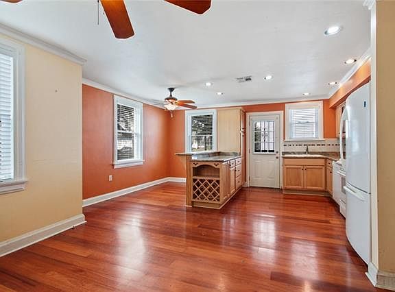 4th image of 3957 Pauger St