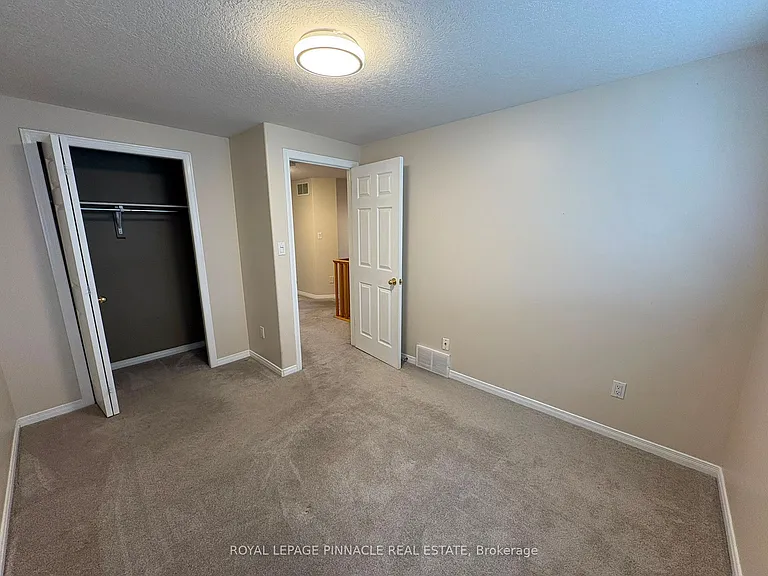 60 Everglade Cres — Photo 26