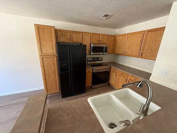 2nd image of 5225 White Willow Dr APT B210