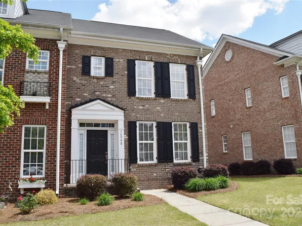 16940 Summers Walk Blvd, Davidson, NC 28036