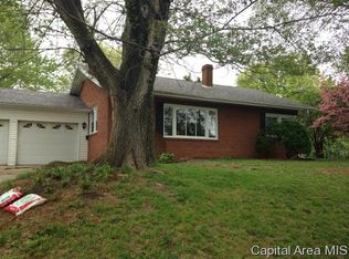 320 Laurel Dr, Jacksonville, IL 62650