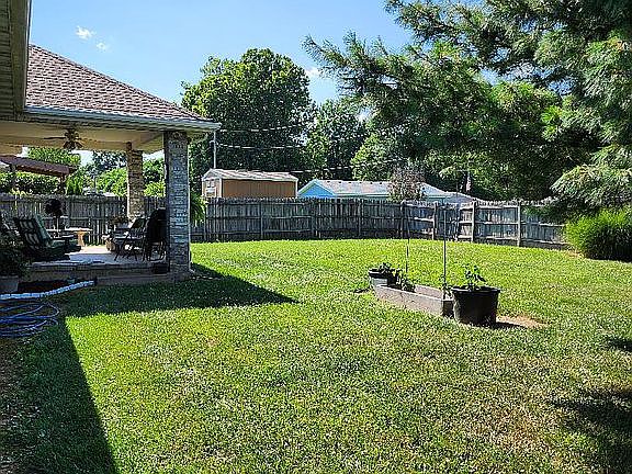 Lg Privacy Fenced Yard