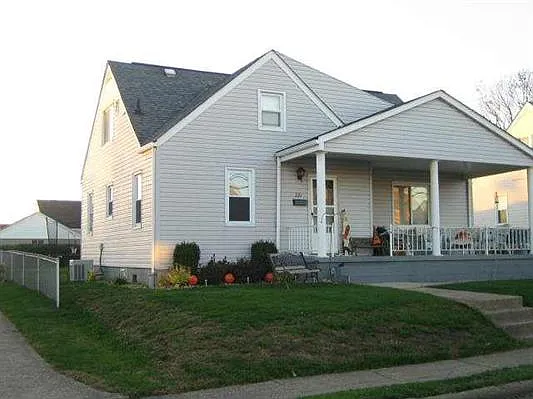 220 Heights St photo 1