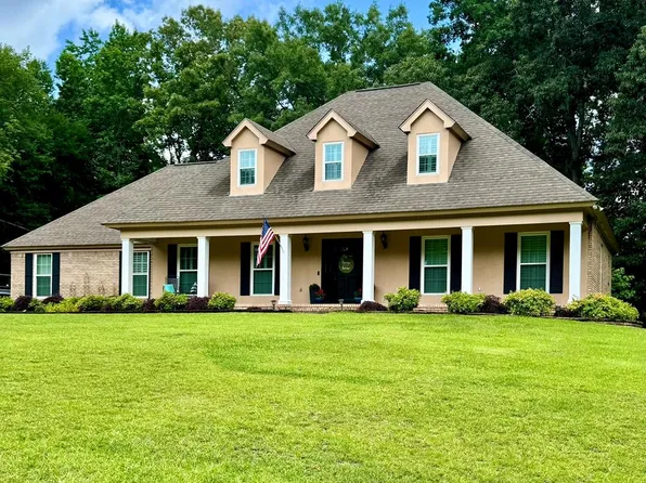 124 Collinswood Dr, Eufaula, AL 36027