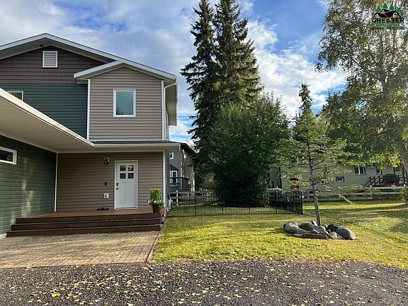 3rd image of 4709 Harvard Cir
