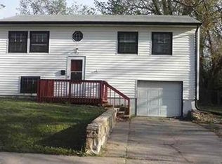 917 SE 36th Ter, Topeka, KS 66605