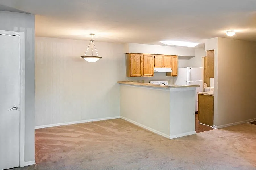 Arboretum Place Apartments — Photo 4