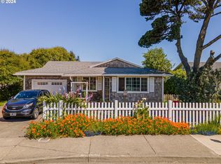 870 11th St SE, Bandon, OR 97411