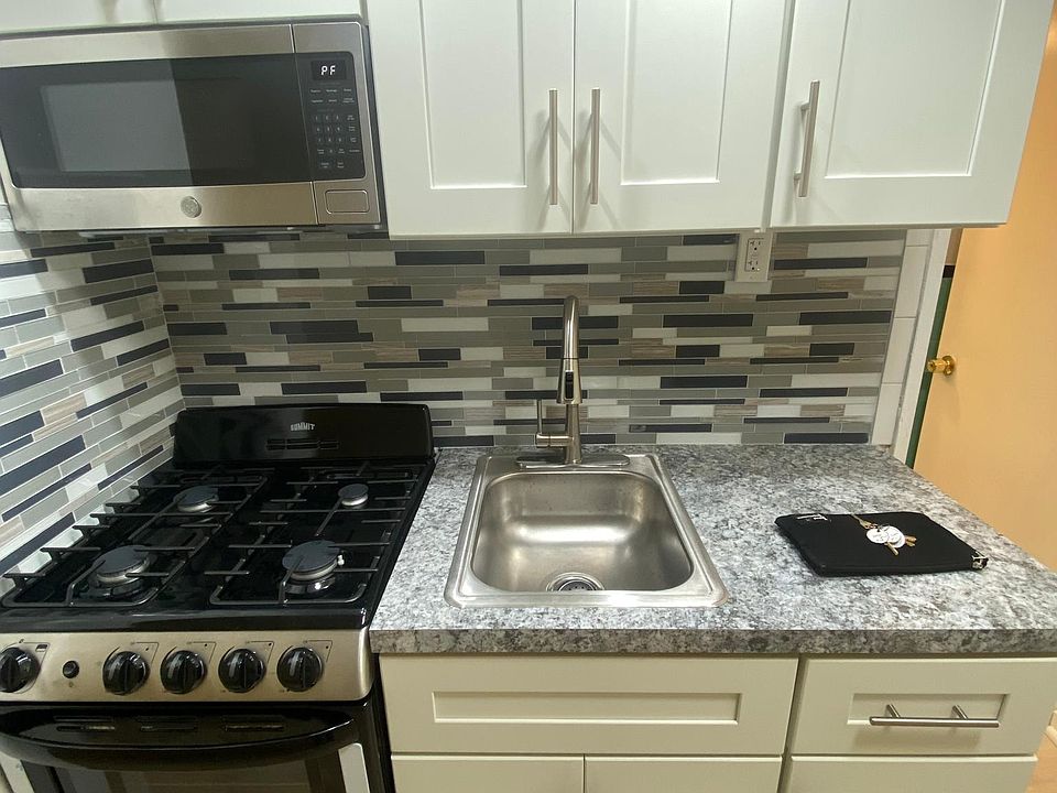 1st image of 2 Saint James Ct #2
