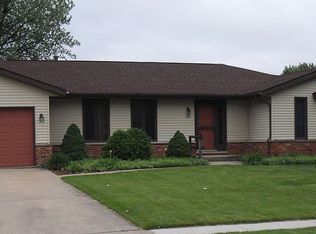 105 Deerpath Dr, Minooka, IL 60447