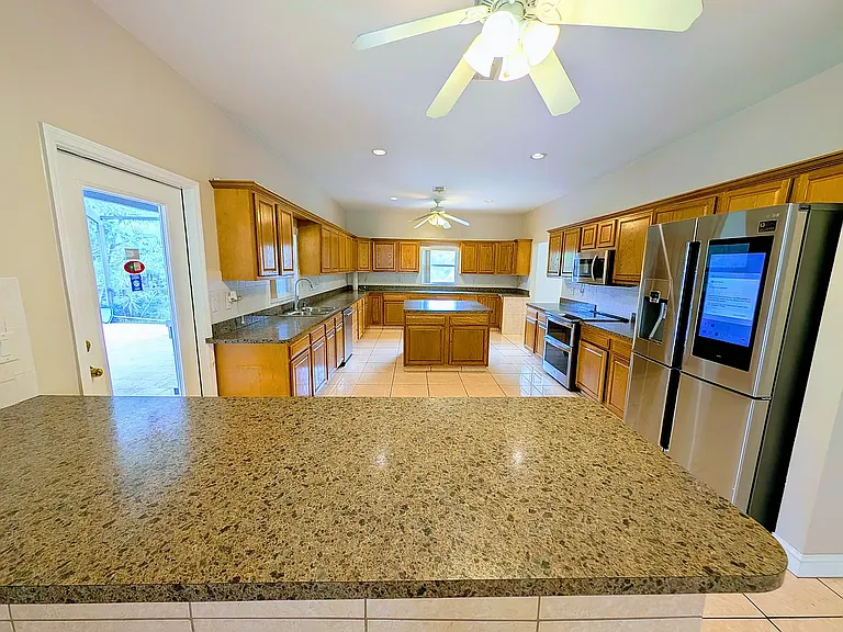 284 Peninsula Ave — Photo 11