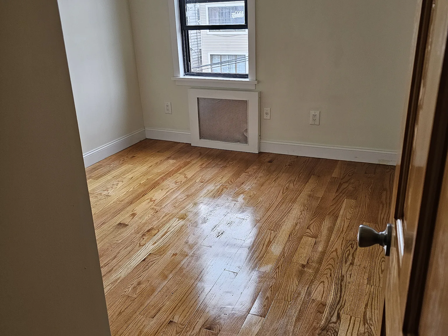 2 bed, 800 sqft, $2,295 — Photo 2