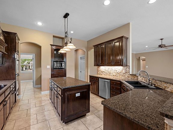 5th image of 30017 Fairway Vista
