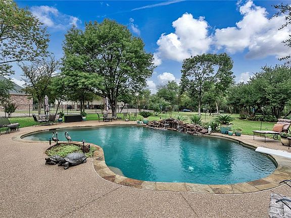 3rd image of 5204 Arbor Mill Dr