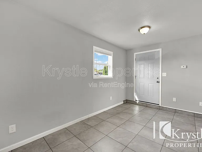 714 Gateway Dr — Photo 13