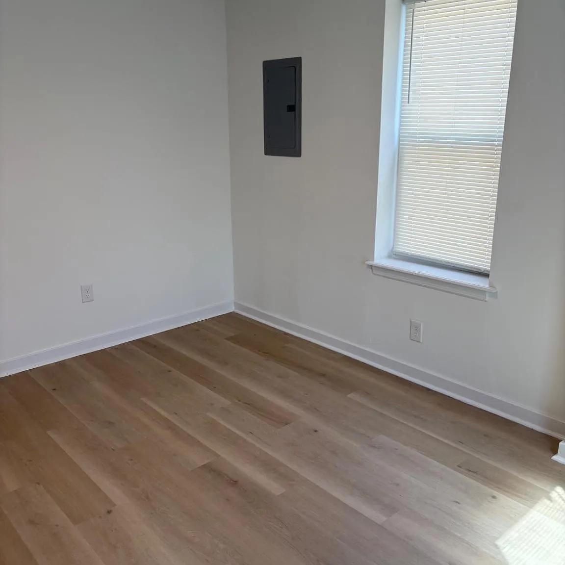 2 bed, 1.0 bath, 700 sqft, $1,350 — Photo 4