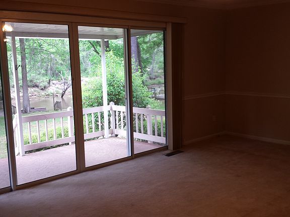 4th image of 748 Creekside Dr