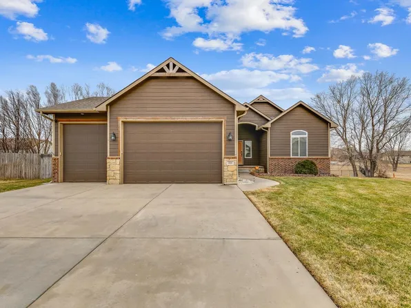 221 W Winterset Cir, Goddard, KS 67052