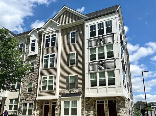 201 Charles Ellis Dr, Newtown Square, PA 19073