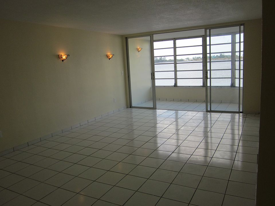 1st image of 1300 NE 191st St #A206