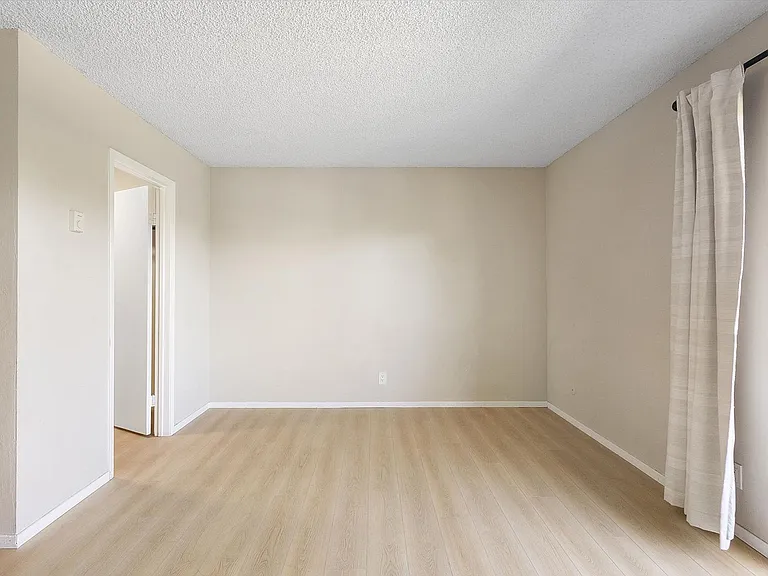 1327 Webster St #B305 — Photo 9