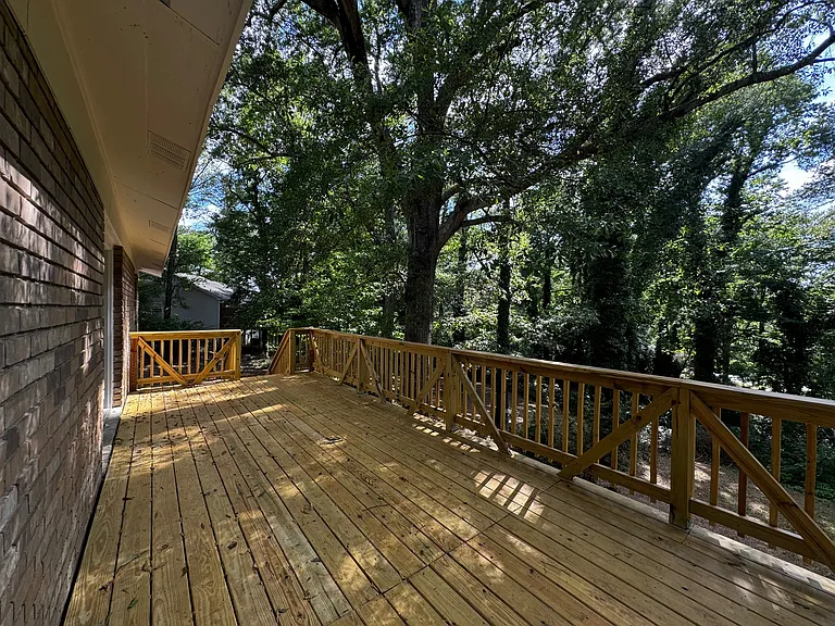 213 Rhodes Dr — Photo 14