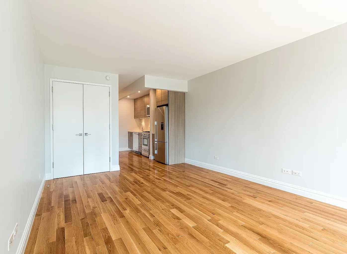 235 West 48th Street — Photo 4