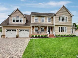 9 Orangeburgh Rd, Old Tappan, NJ 07675