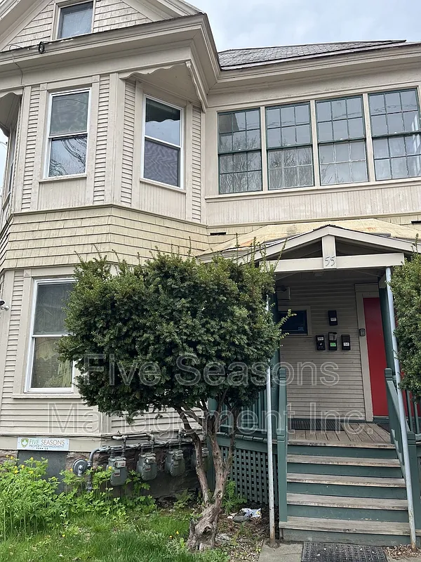Building Photo - 55 Greene St #2