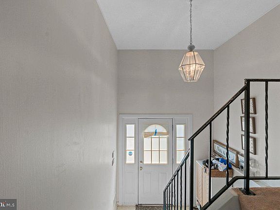 4th image of 400 Benton Woods Ln
