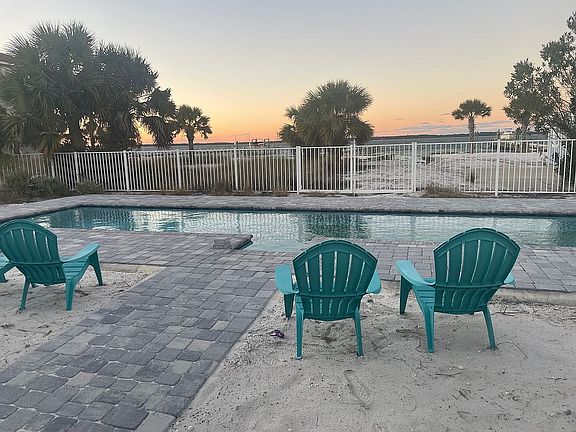 3rd image of 311 Panferio Dr