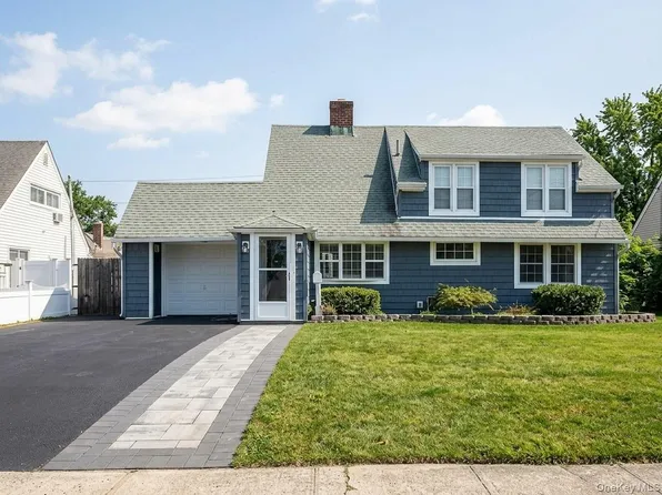 59 March Lane, Westbury, NY 11590