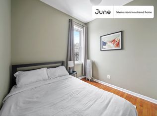 327 E 22nd St #8-B, Brooklyn, NY 11226